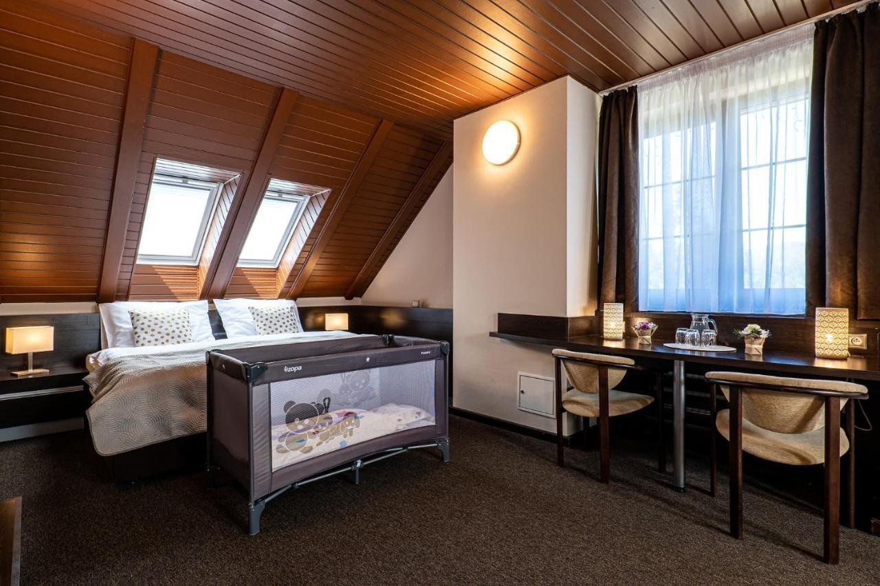 Wellness Hotel Pod Kycmolem Horní Lomná Kültér fotó